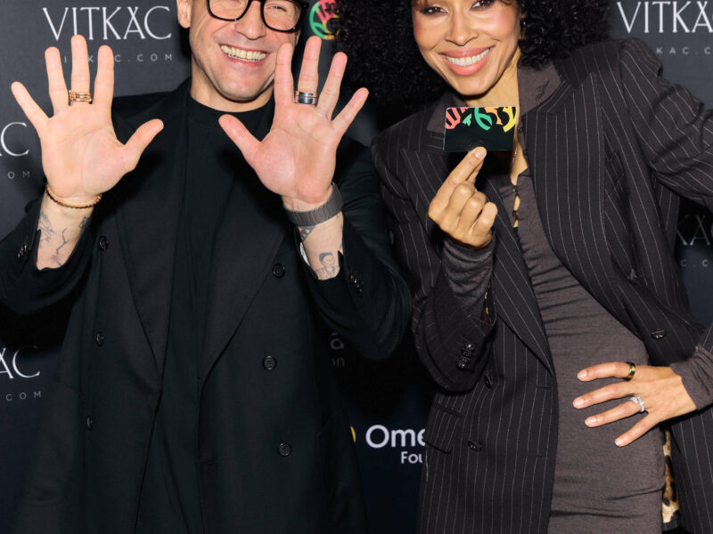 Omenaa Mensah i Arkadiusz Likus pozują do zdjęcia